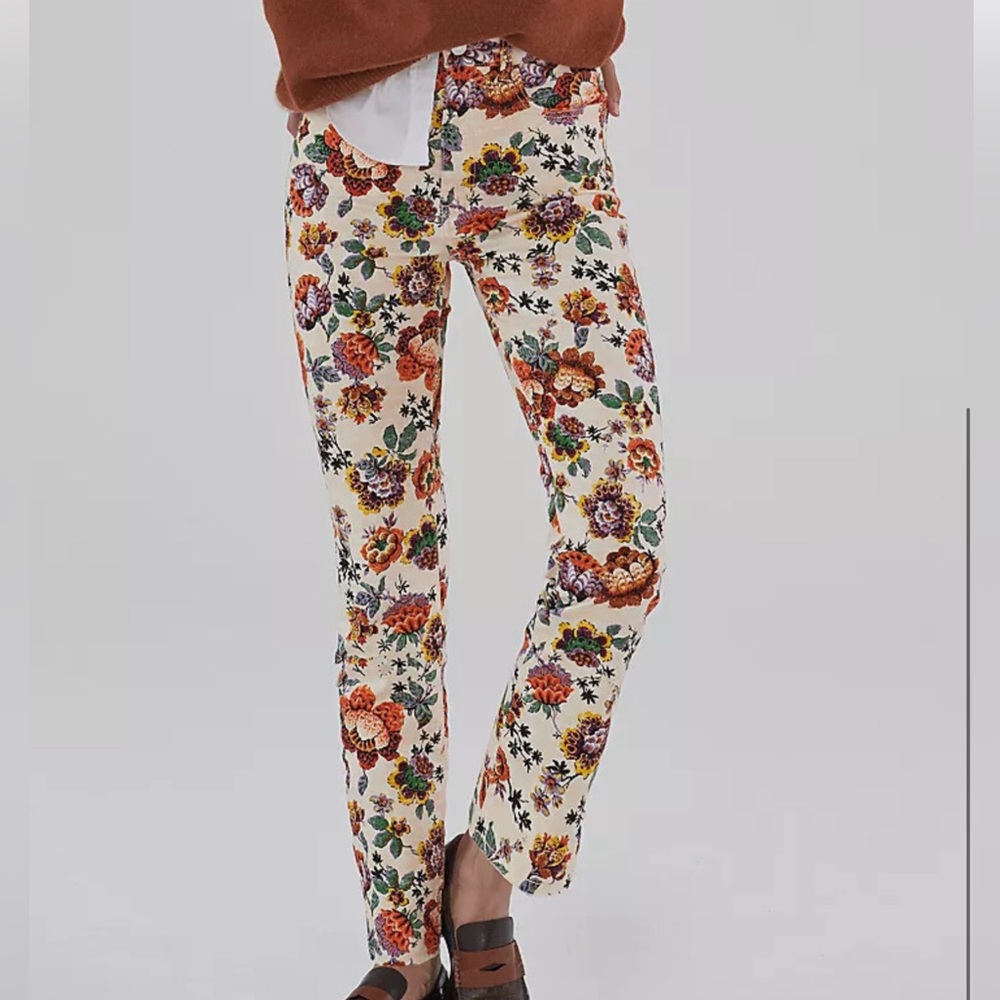 Pilcro Floral High Rise Cigarette Slim pant with raw edges .